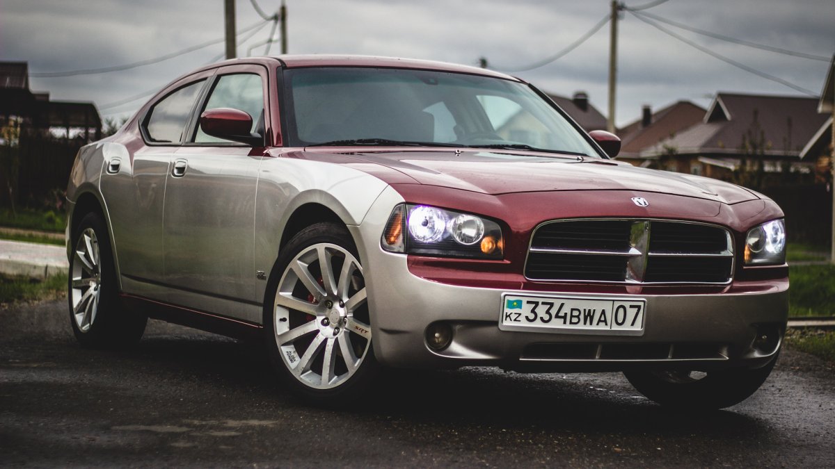 Dodge Charger (6g)