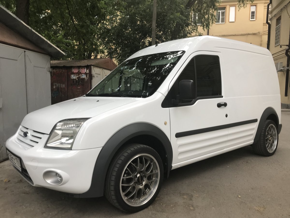 Ford Tourneo connect белый