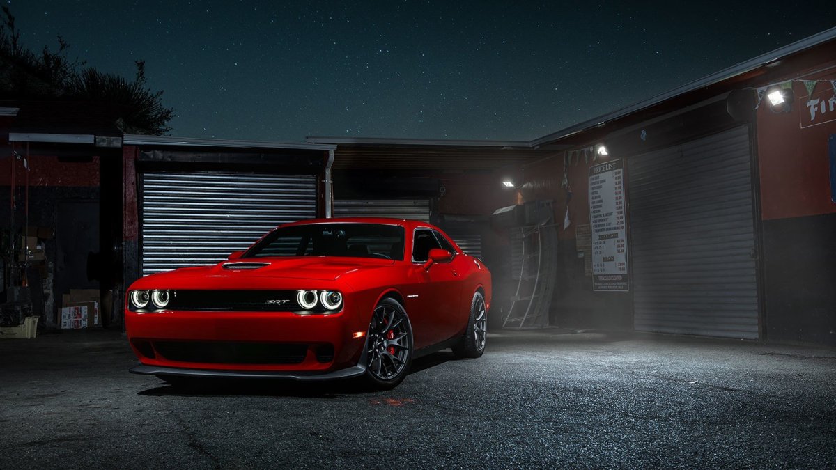 Dodge Challenger Hellcat Red