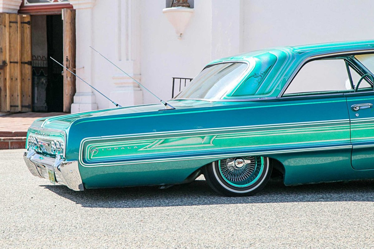 Chevrolet Impala лоурайдер