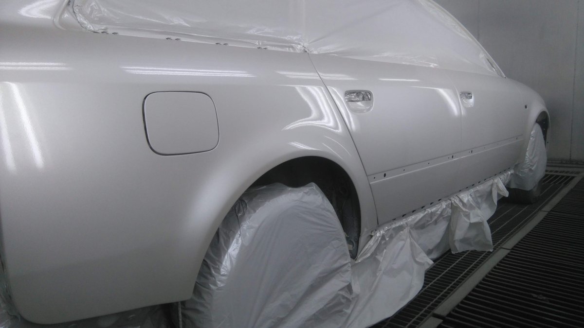 Белый металлик краска