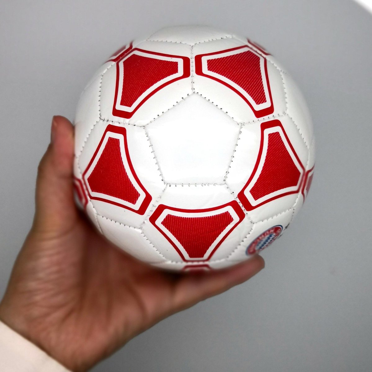 Диаметр футбольного мяча