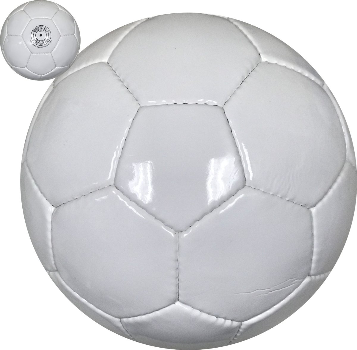 Футбольный мяч белый