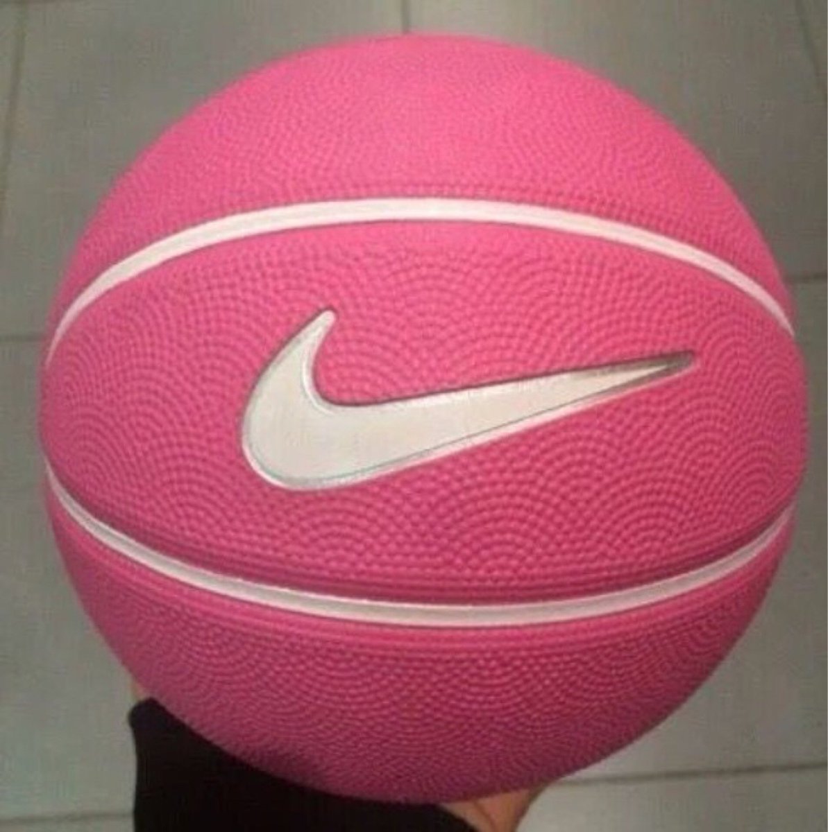 Баскетбольный мяч Nike dominate розовый