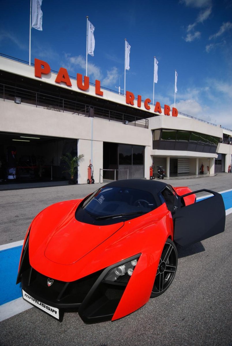 Спорткар Marussia b2
