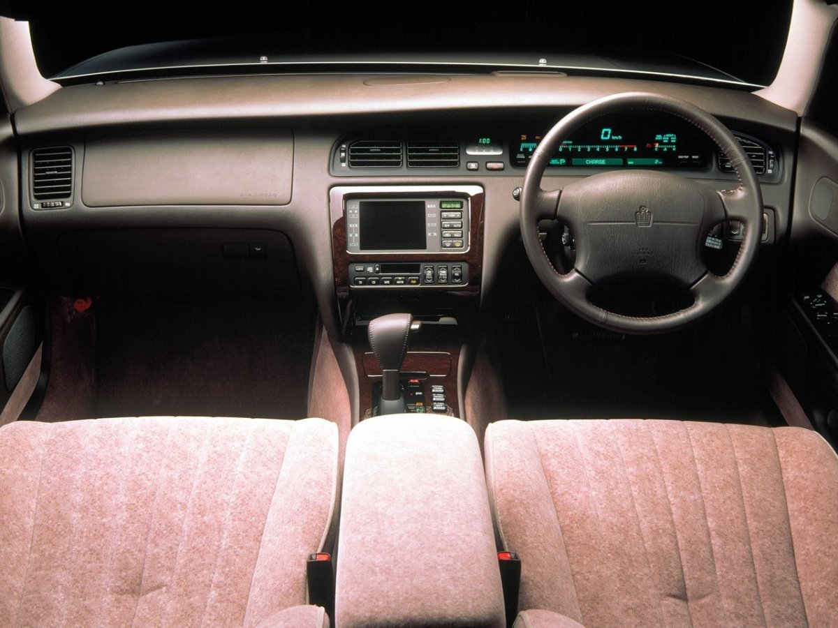 Toyota Crown Majesta s140