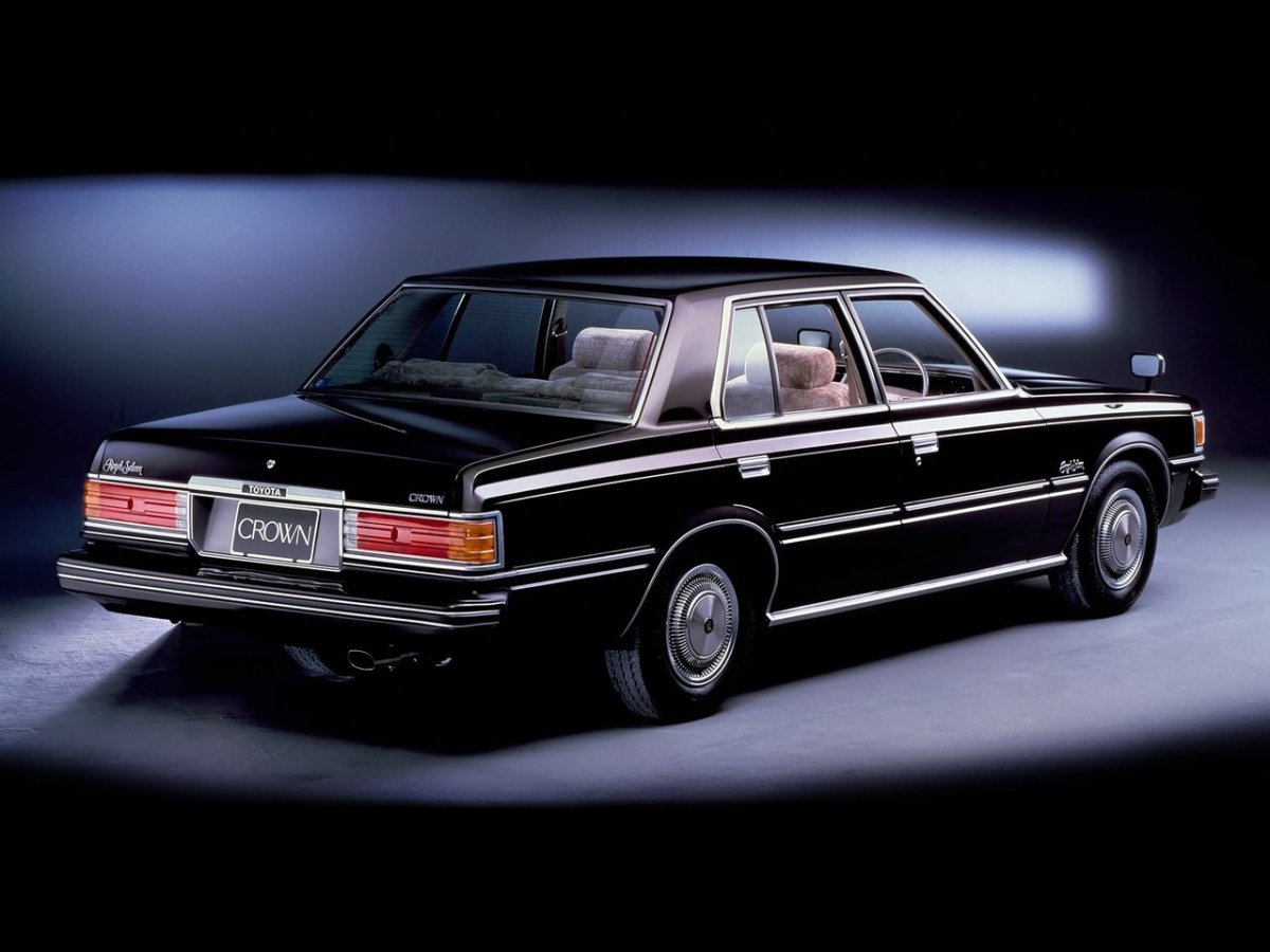 Toyota Crown s110 Royal Saloon