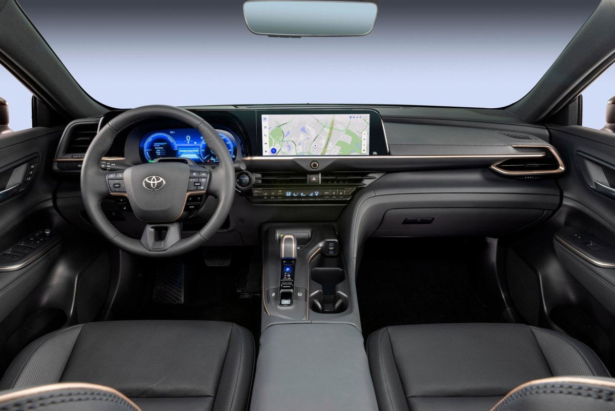 2023 Toyota Crown Platinum