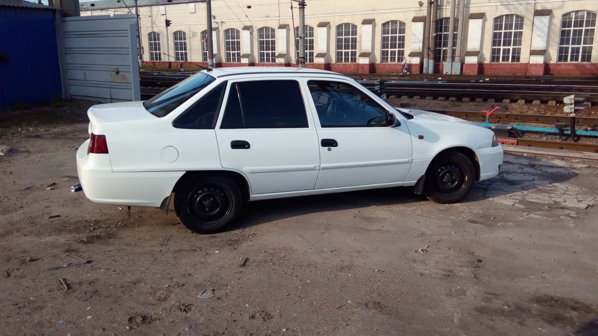 Daewoo Nexia n150 белая