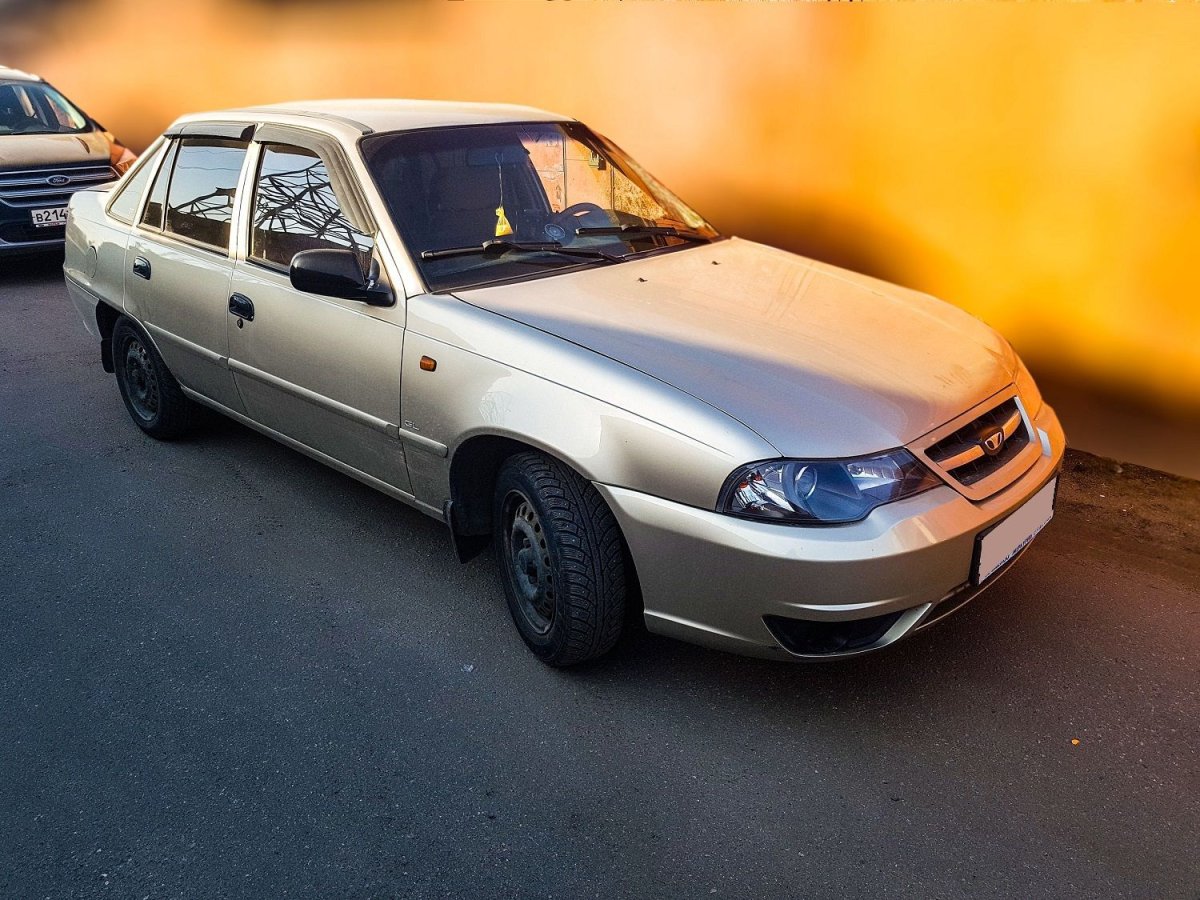 Машина Daewoo Nexia