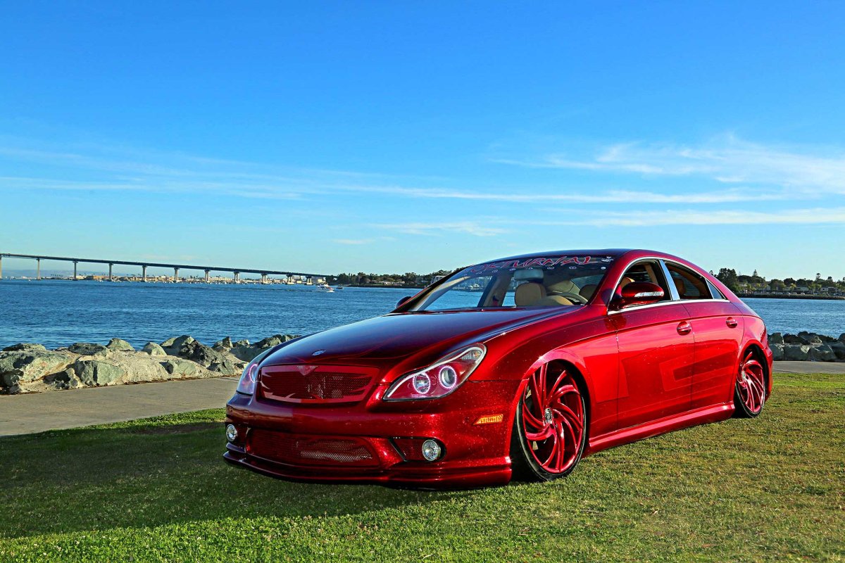 Mercedes Benz CLS 55 красный