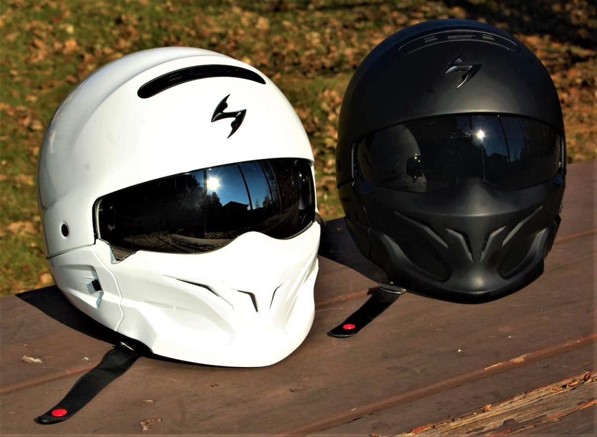 Мотоциклетный шлем DAYZ