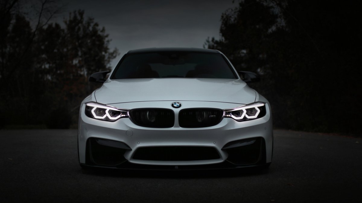 BMW m5 f10 в темноте