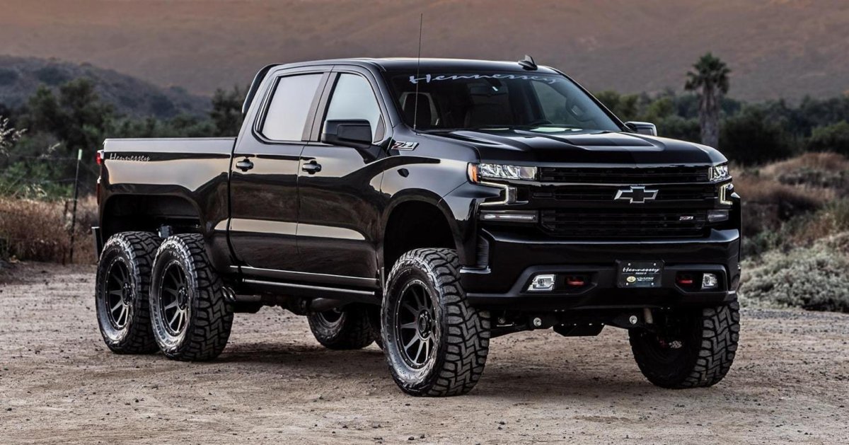 Chevrolet Silverado (Hennessey Goliath 6x6)