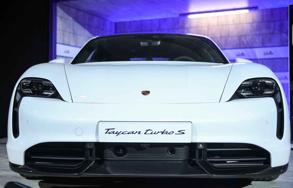 Porsche Taycan спойлер