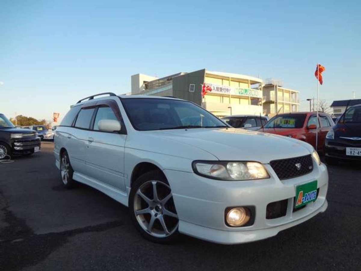 Nissan Avenir 1999 gt4z