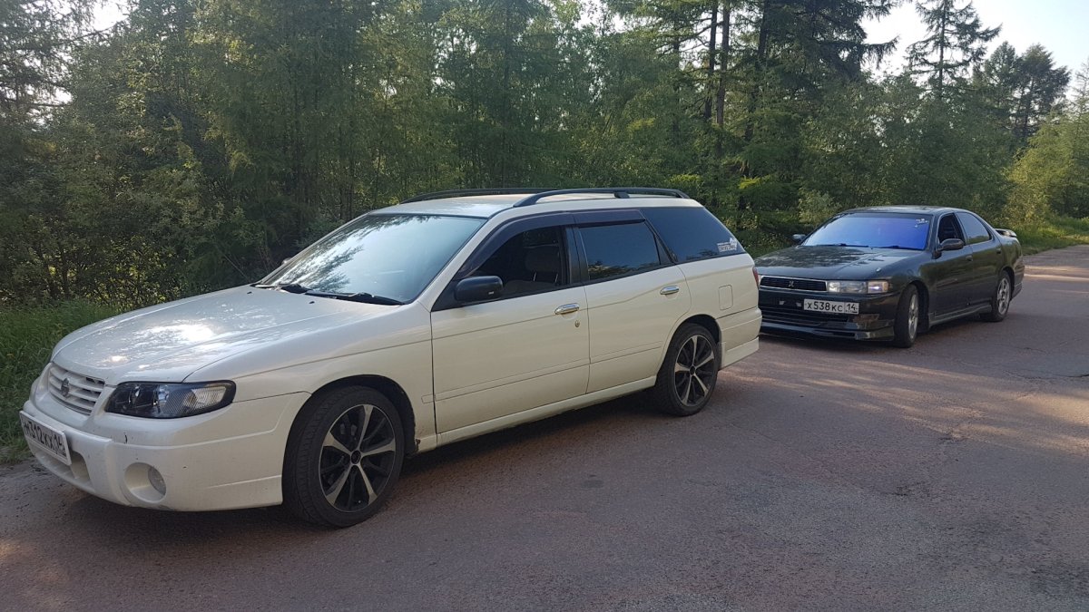 Ниссан Авенир 1999 года