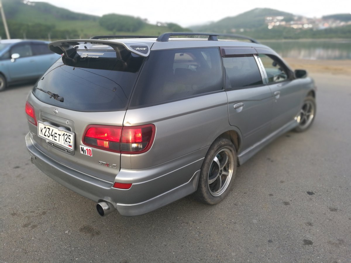 Nissan Avenir gt4