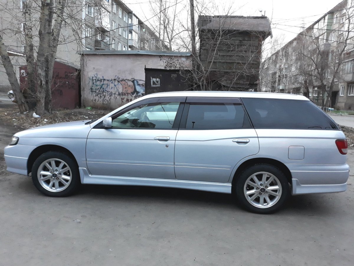 Ниссан Авенир 2 2003