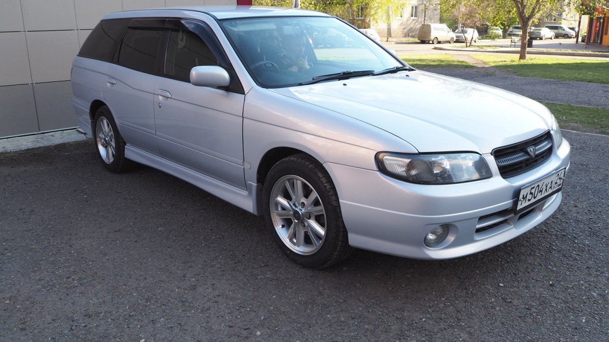 Nissan Авенир