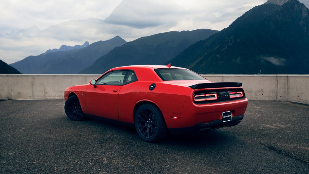 Dodge Challenger srt8 Red