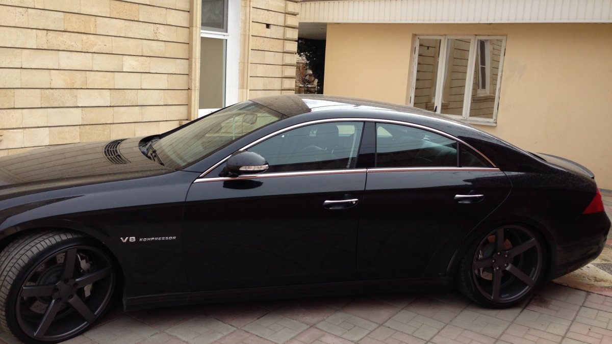 Мерседес банан CLS 55