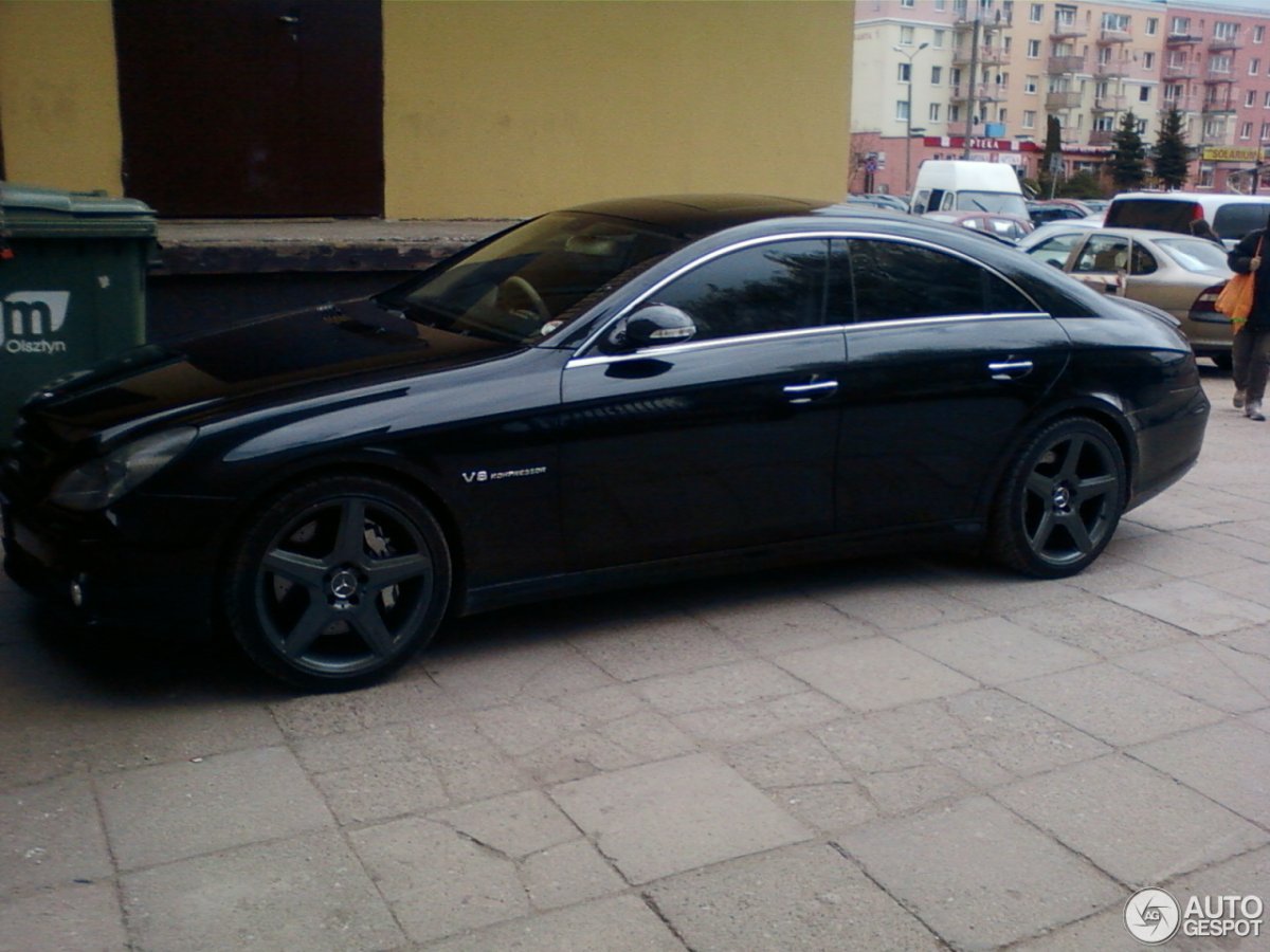 Мерседес CLS черный тонированный