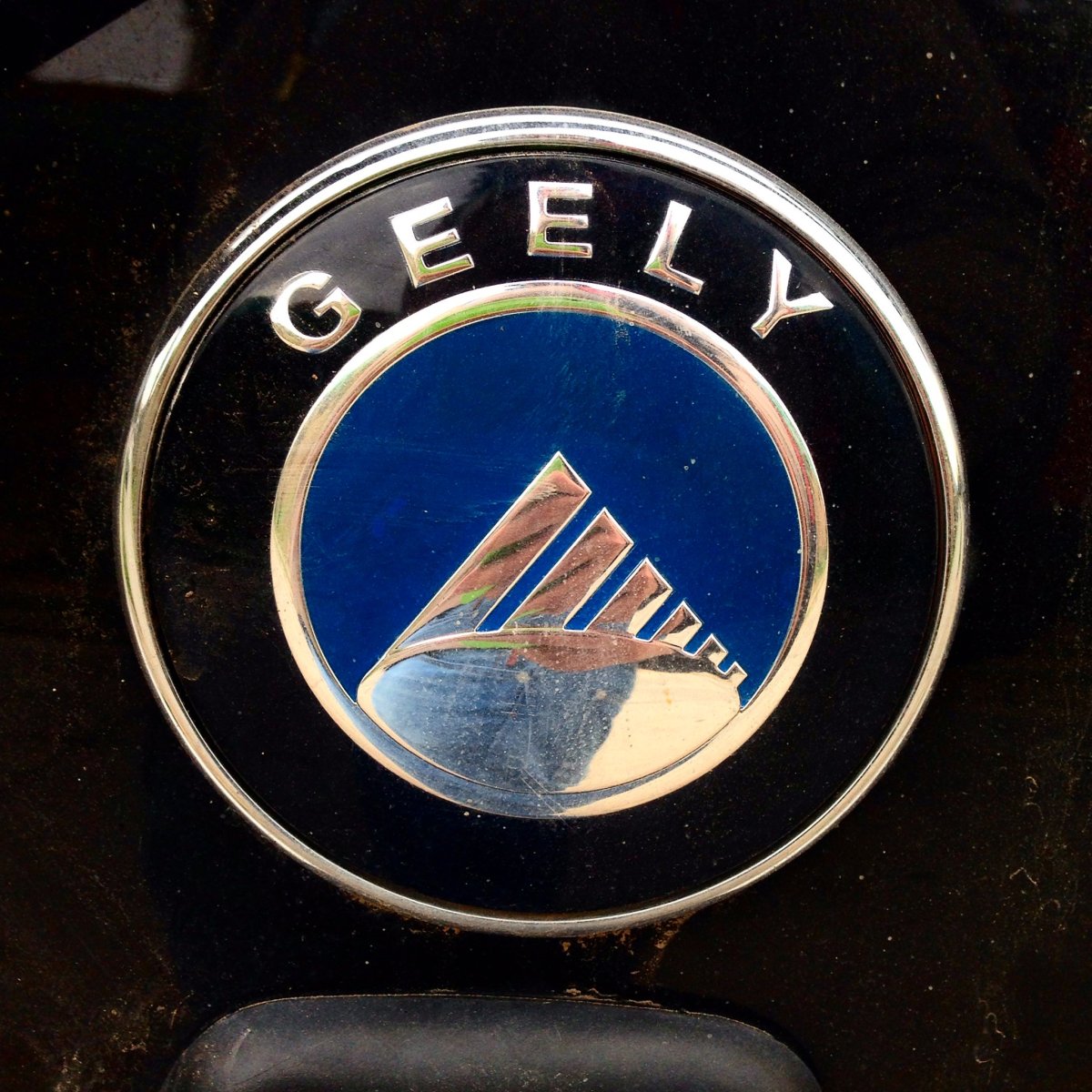 Geely Emblem