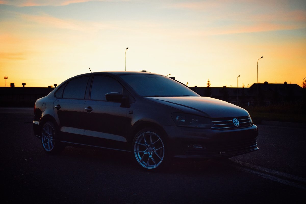 Volkswagen Polo на 17 дисках