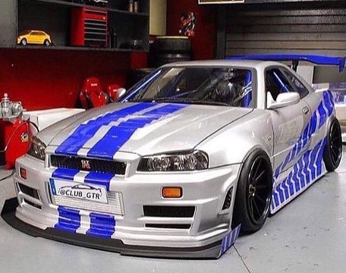 Nissan Skyline GTR r34 Форсаж