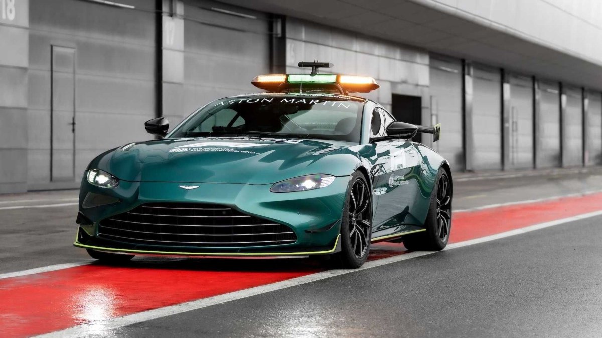 Aston Martin Vantage f1