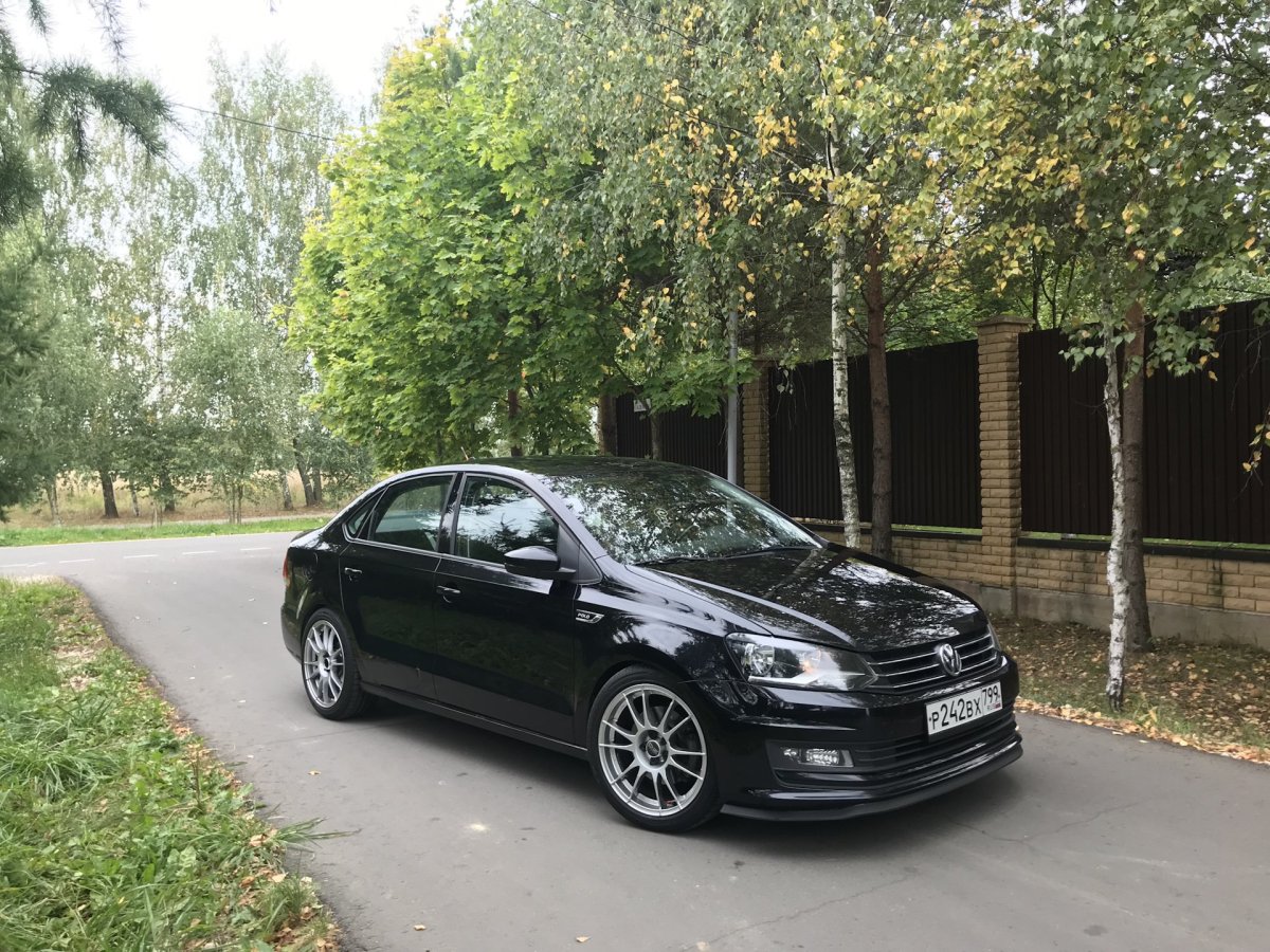 Volkswagen Polo sedan Black Tuning