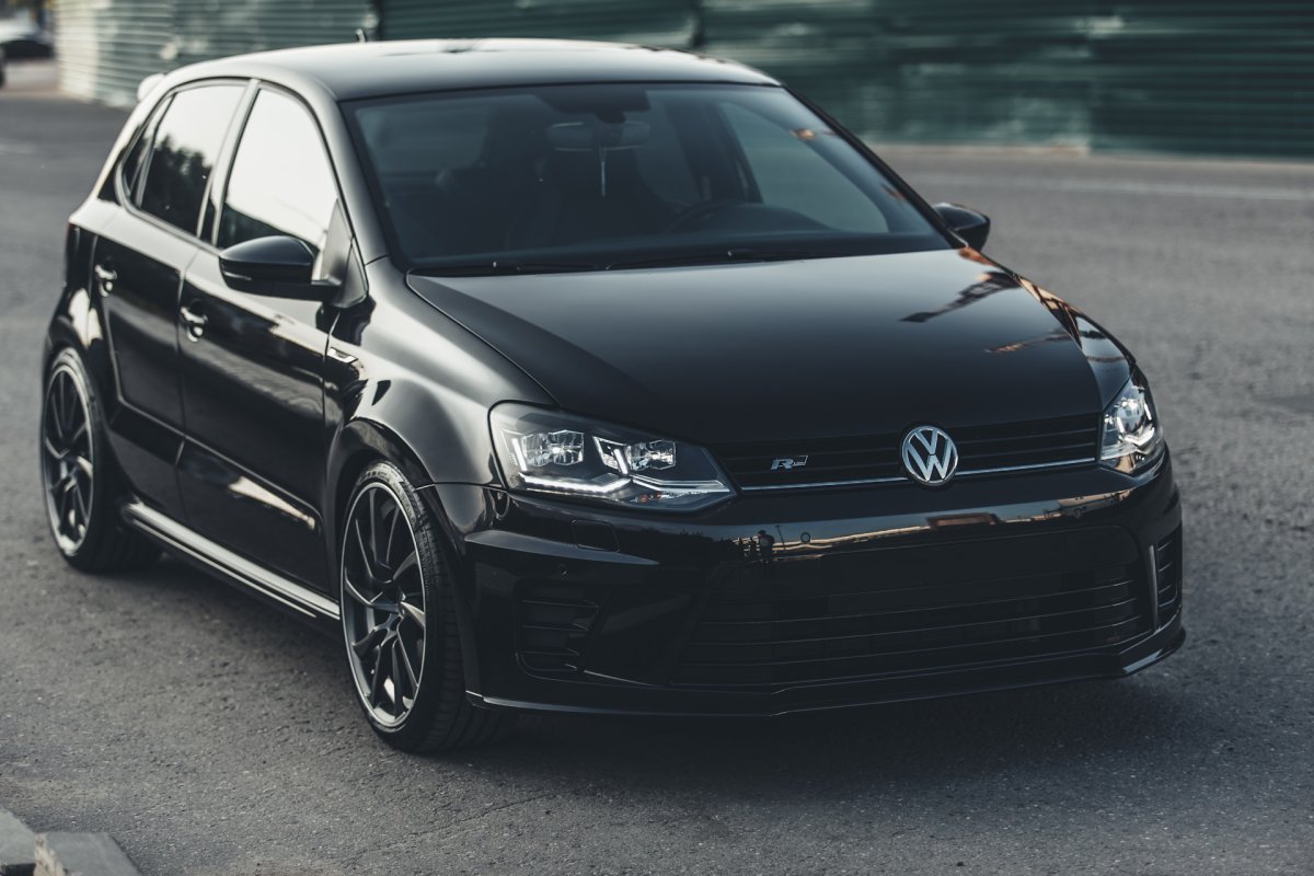 Volkswagen Polo Hatchback r line