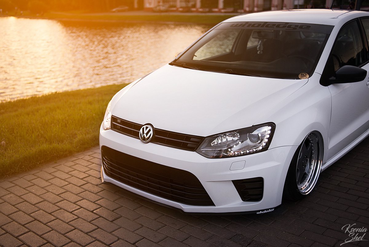 Volkswagen Polo mk5 седан