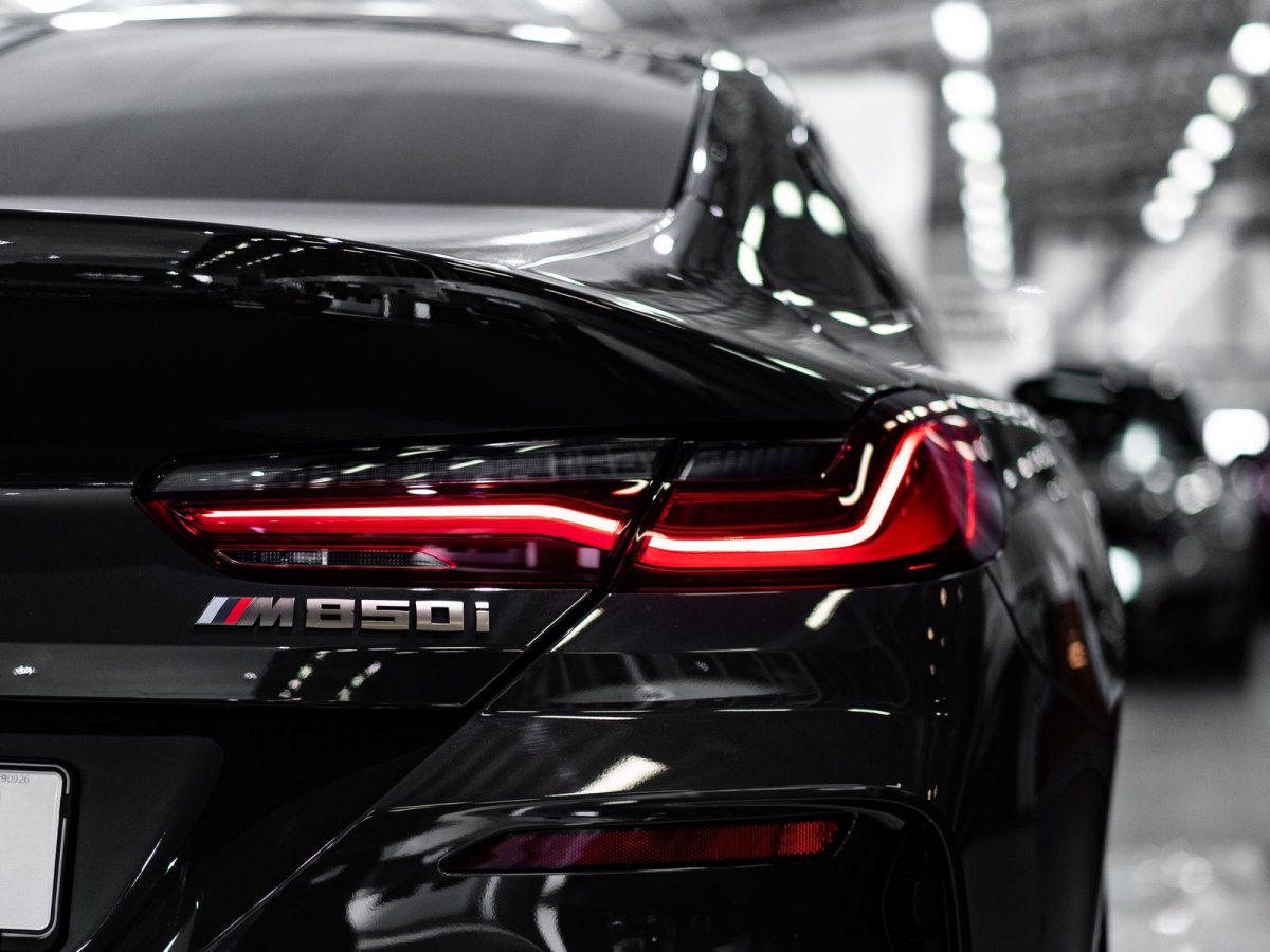 BMW 850i 2022
