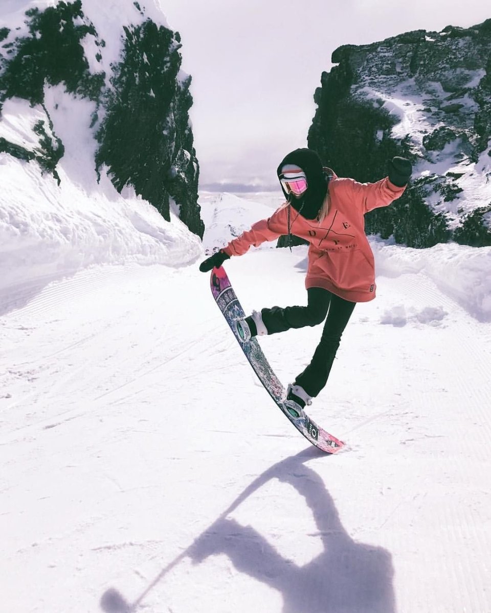 Девушка на сноуборде