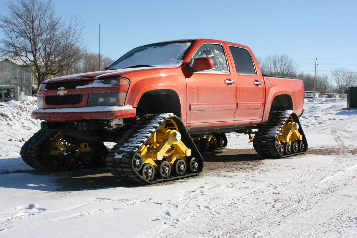 Chevrolet Tahoe на гусеницах