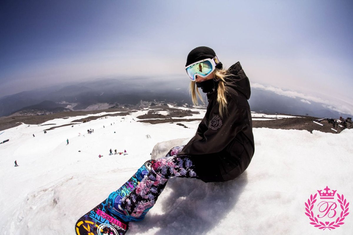 Девушка на сноуборде