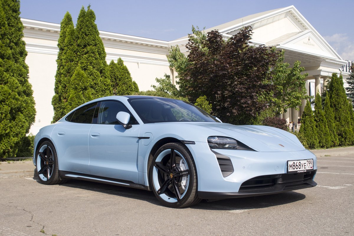 Porsche Taycan 4s купе
