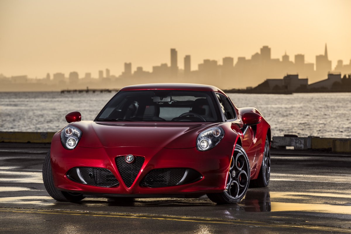 Alfa Romeo 4c stance