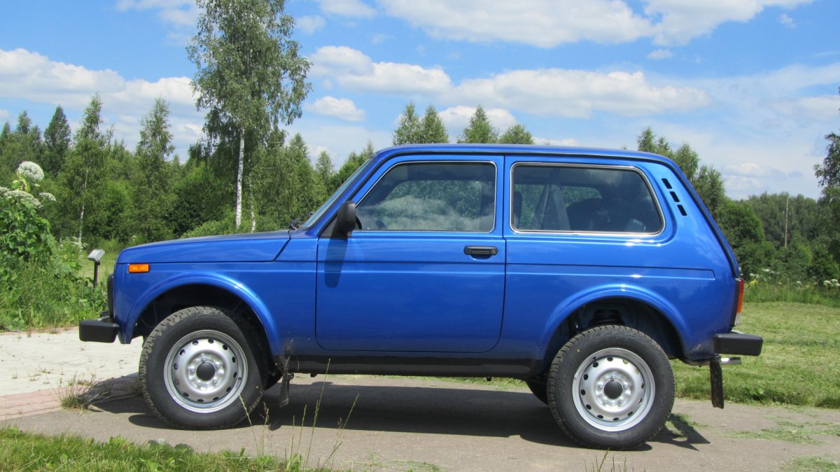 Лада 4x4 голубая Планета