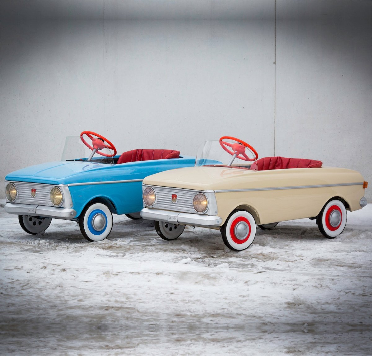 Педальный Москвич AVD