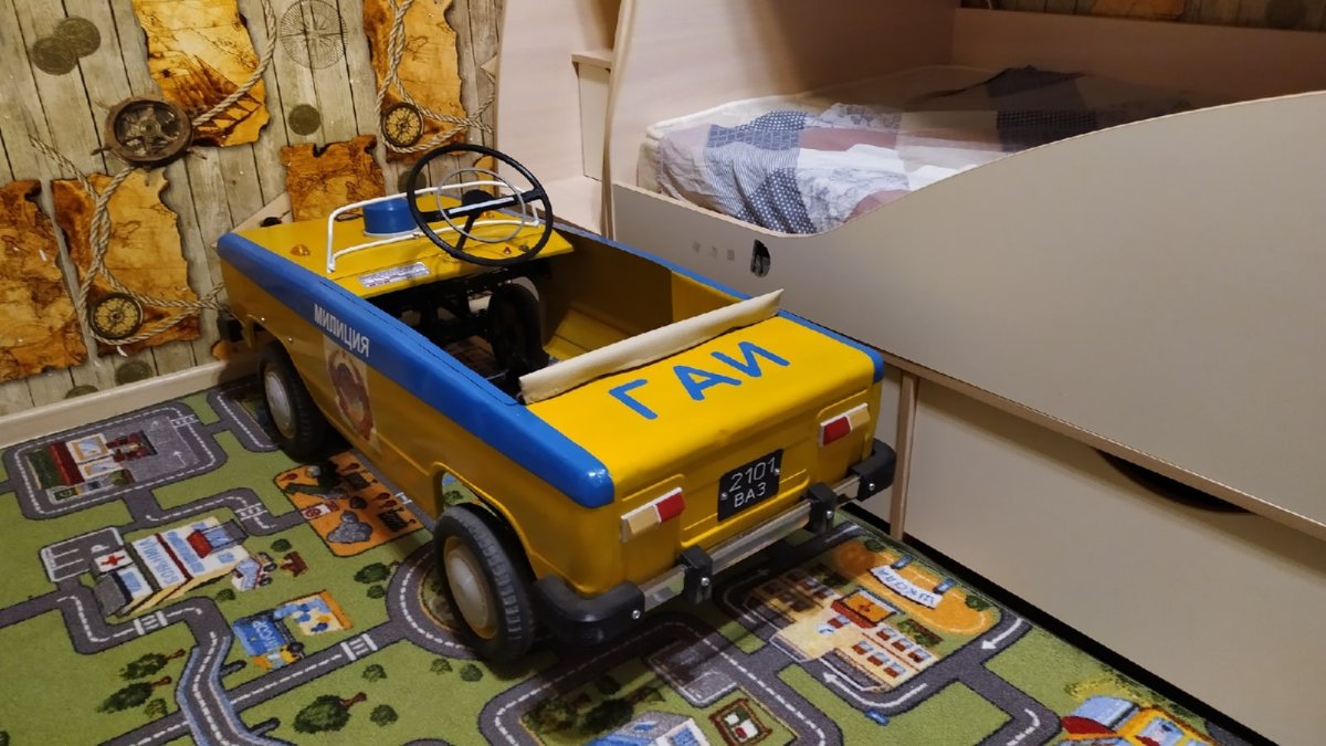 Педальная машинка "копейка"