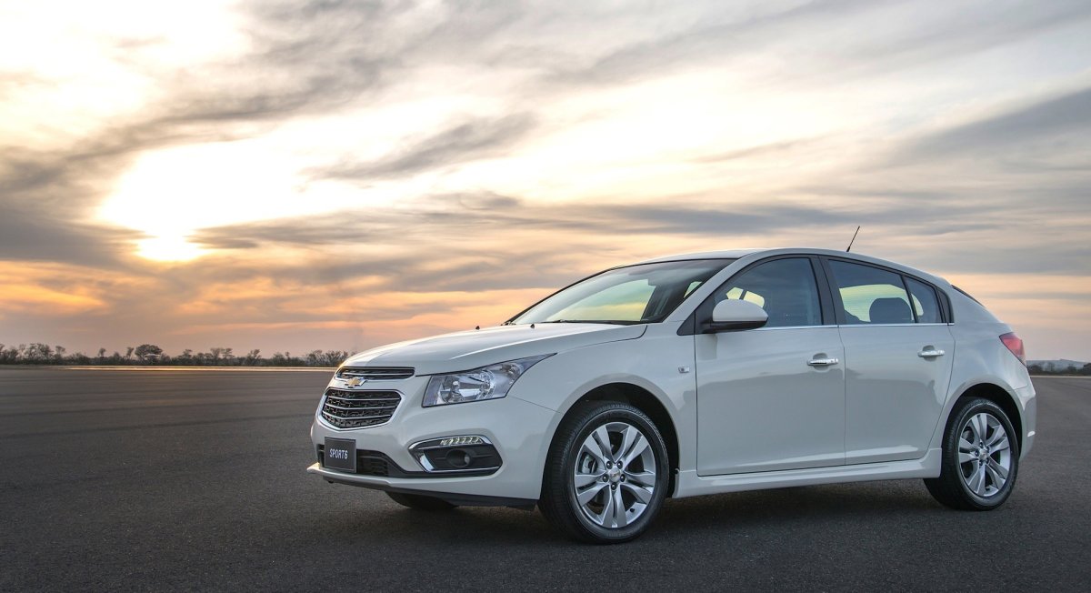 Chevrolet Cruze 2015 хэтчбек