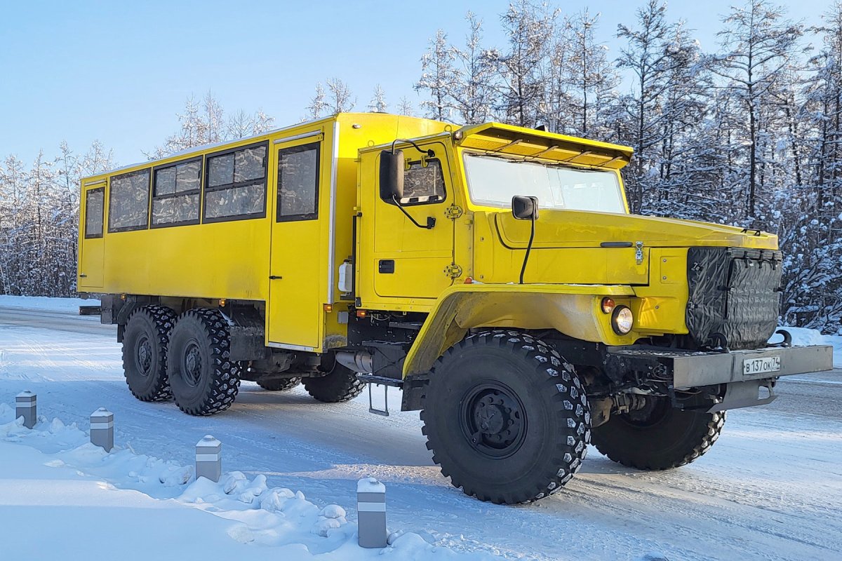 Урал Арктика вахтовый автобус