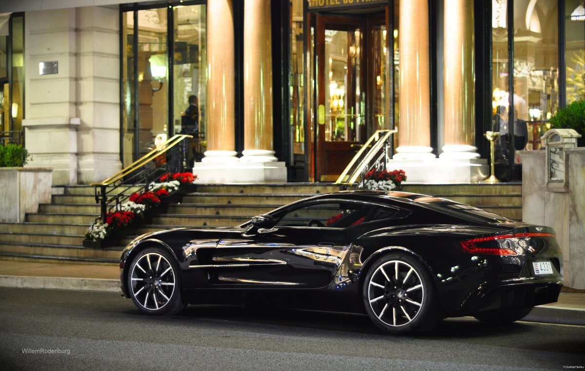 Aston Martin one-77