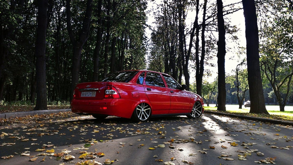 Lada Priora Red