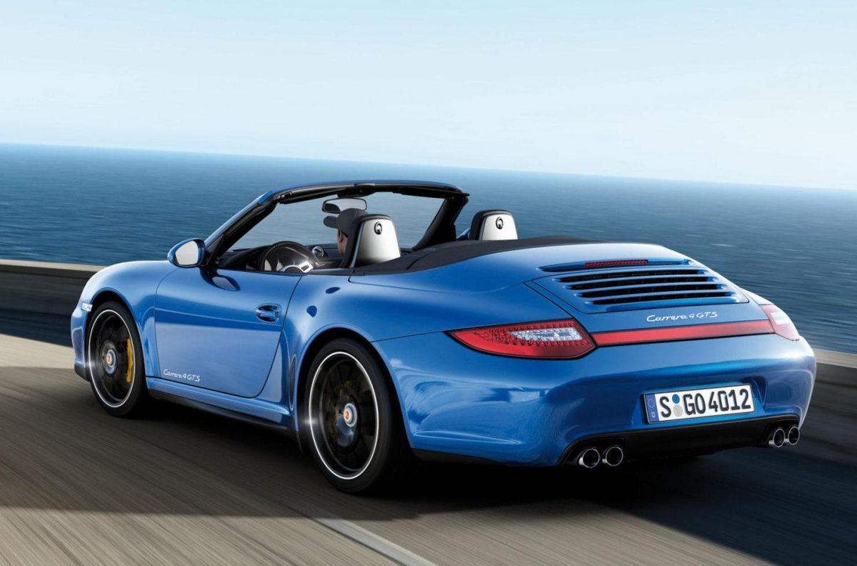 Порше 911 Каррера 4 GTS