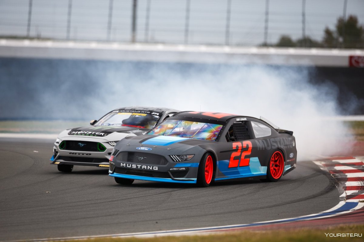 Ford Mustang RTR