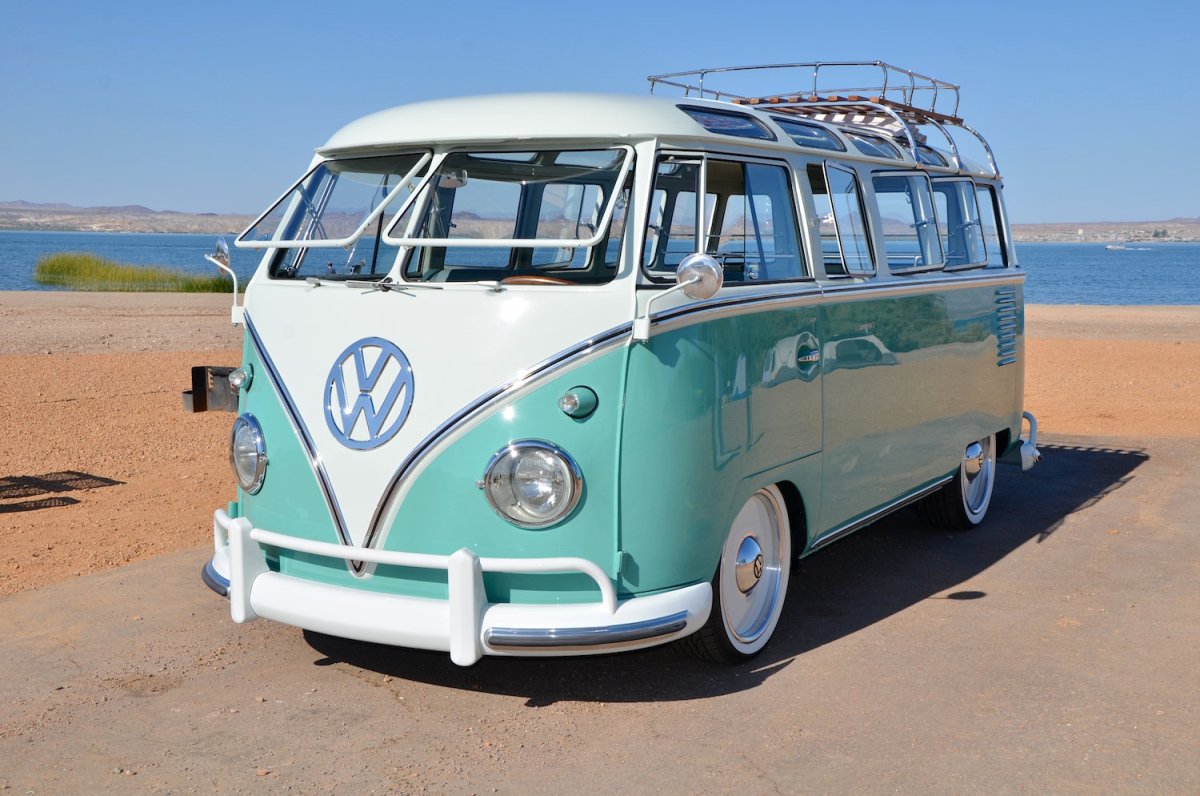 Легендарный микроавтобус Volkswagen